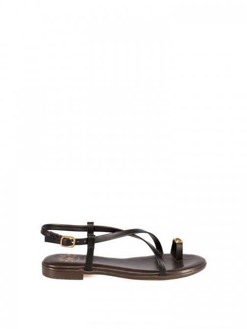 Women’s Flat Leather Sandal
with Gold Detail Women’s Flat Leather Sandal
with Gold Detail