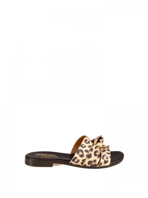 Women�s Black Leather Slide with Crossed Straps