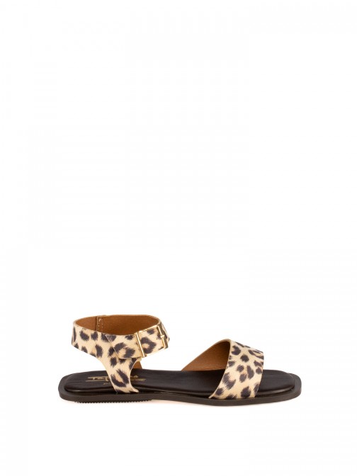 Sand�lia Rasa em Pele com Animal Print