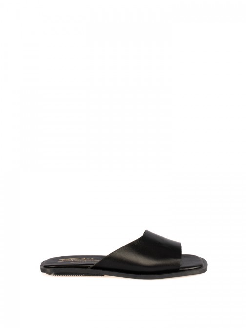 Women�s Flat Leather Slide