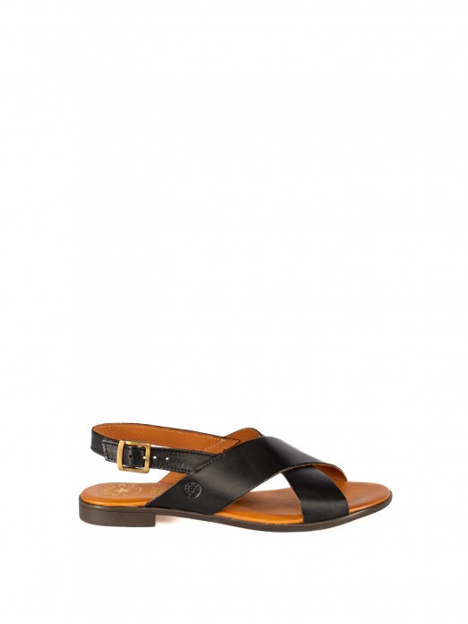 Women�s Flat Leather Sandal with Crossed Straps