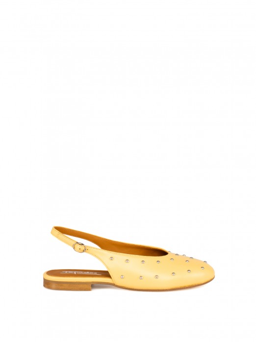 Women�s leather flat shoe with studs