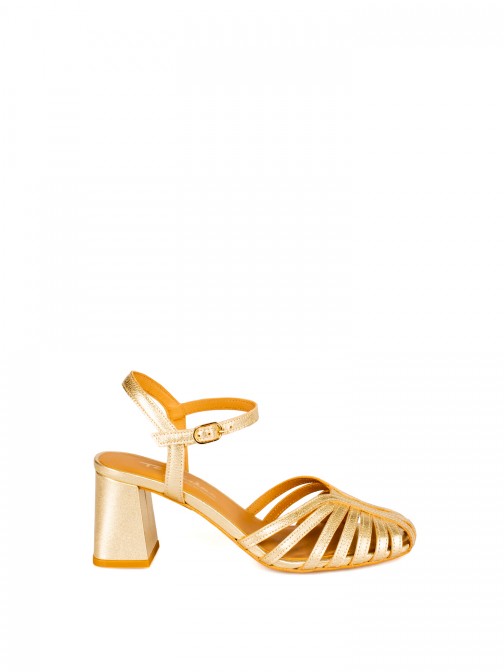 Sand�lia de Salto em Pele com Tiras