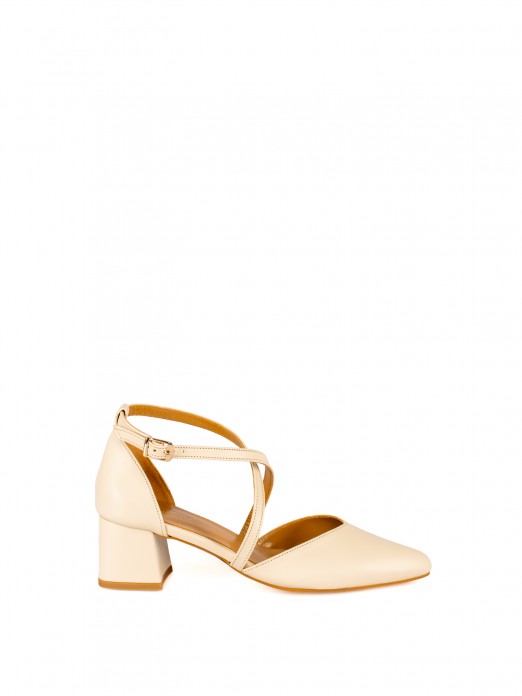 Mid Heel Leather Shoe with Cross Straps Mid Heel Leather Shoe with Cross Straps