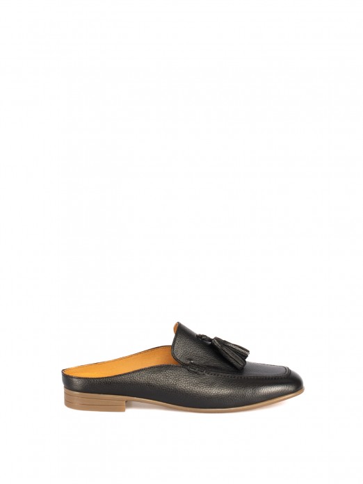 Women�s Leather Mule with Tassel Detail