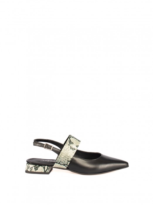 Women�s Shoe with Animal Print Detail