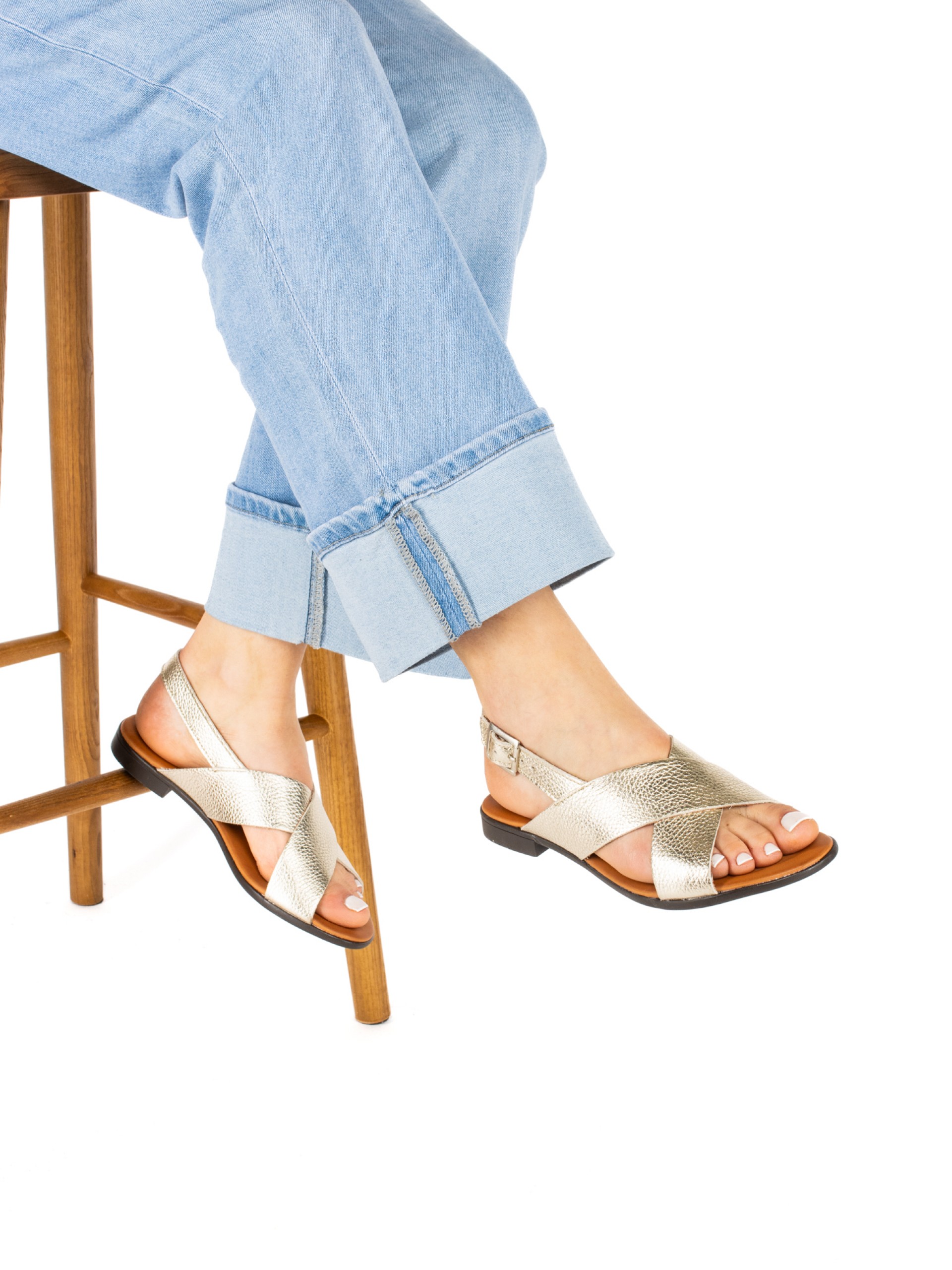 Women’s Flat Metallic Leather Sandal with Crossed