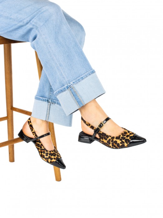 Women’s low-heel shoe in hair-on leather and paten Women’s low-heel shoe in hair-on leather and paten