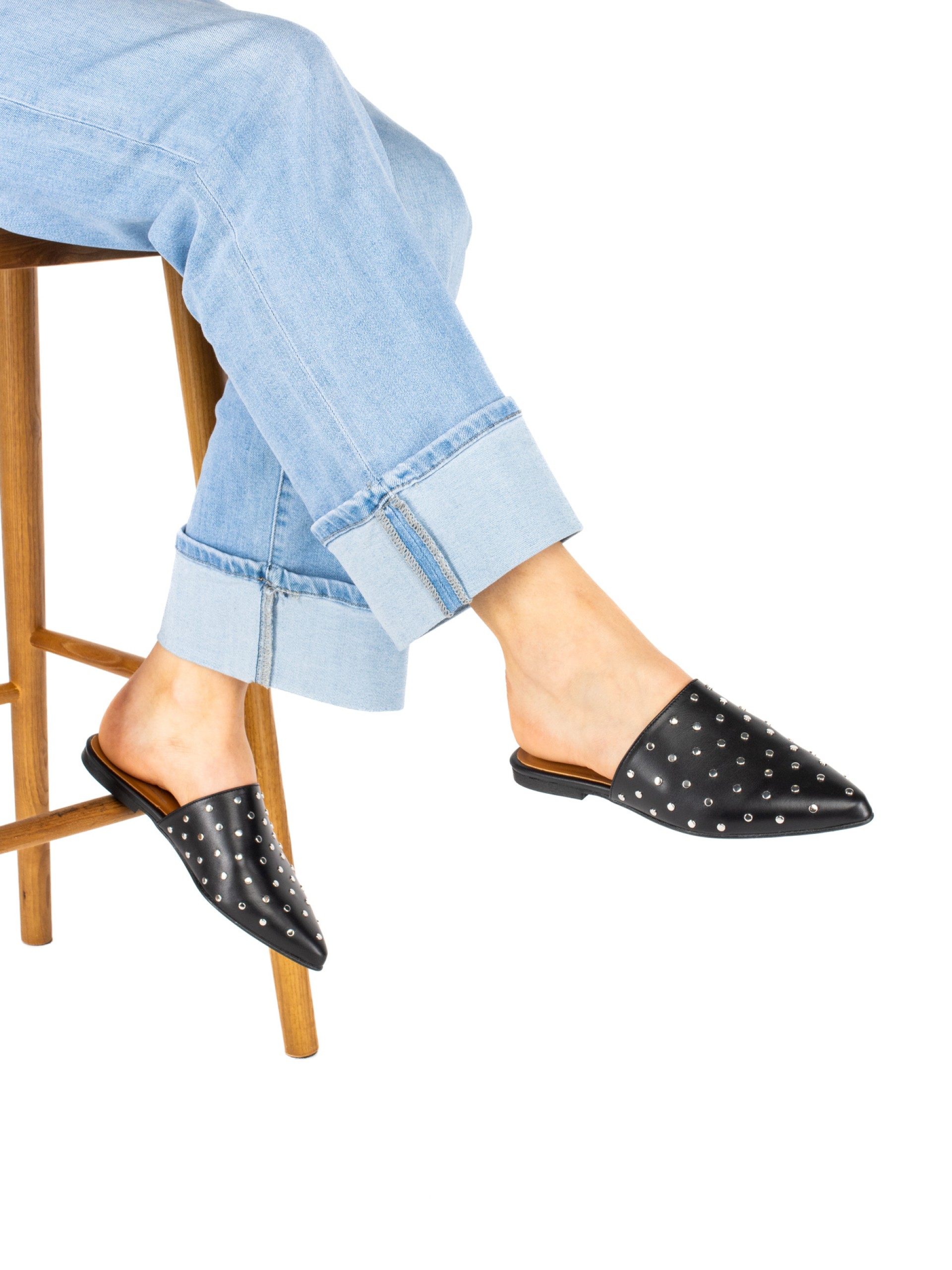 Women’s leather flat mule with studs