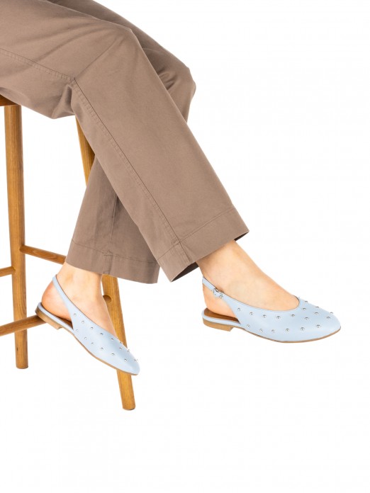 Women�s leather flat shoe with studs