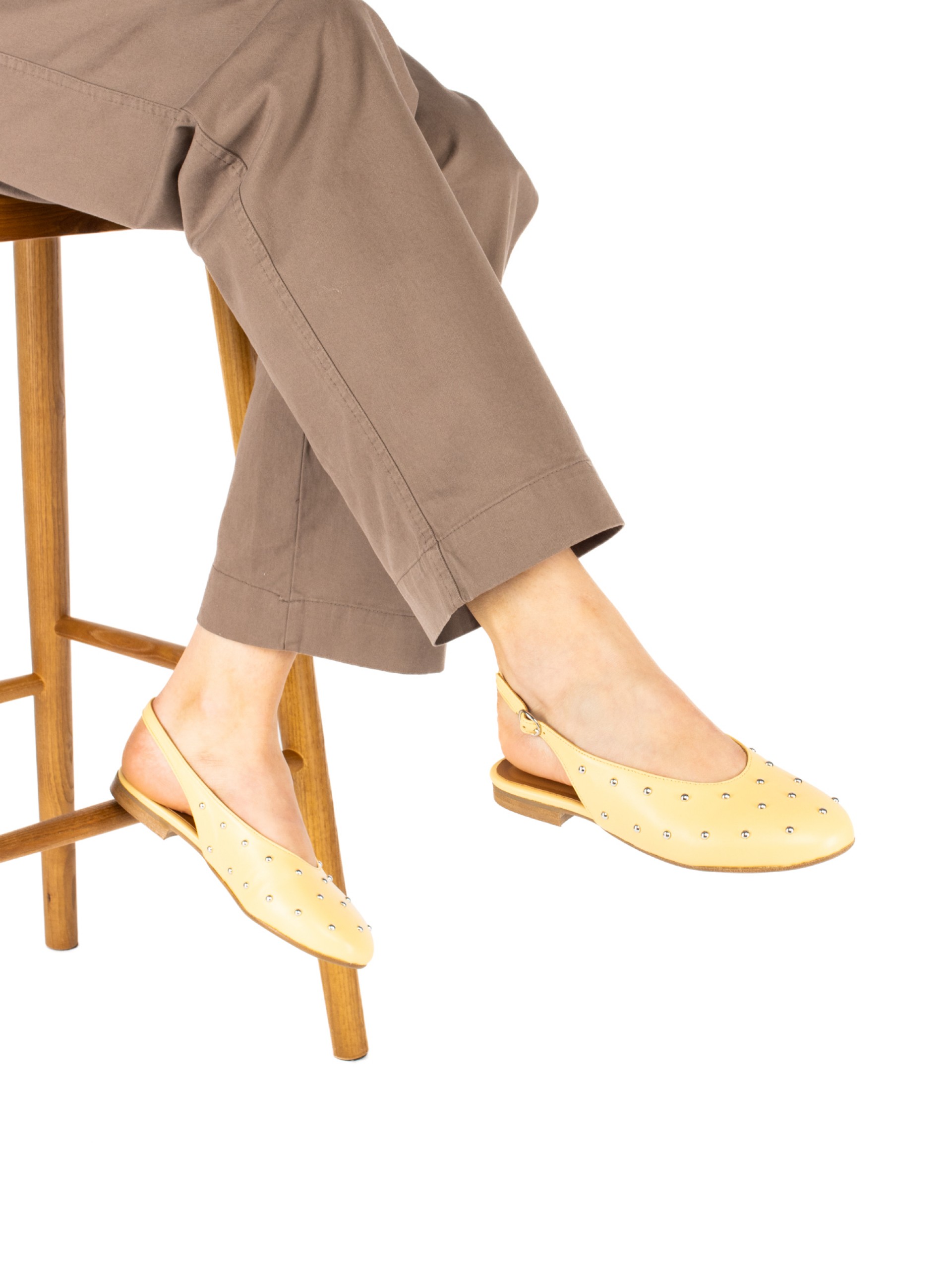 Women’s leather flat shoe with studs