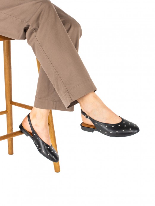 Women�s leather flat shoe with studs
