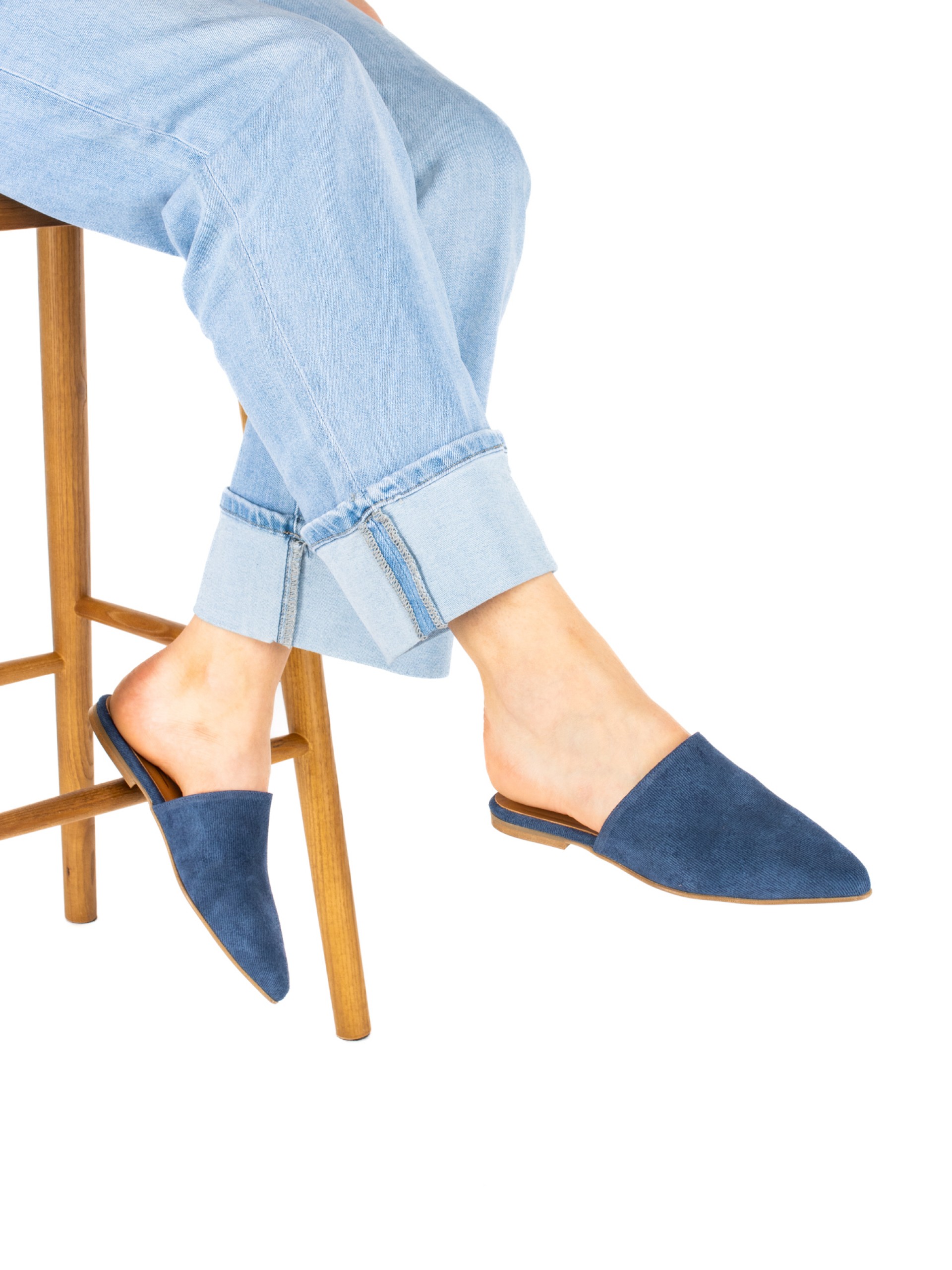 Mule rasa de senhora em camurça jeans