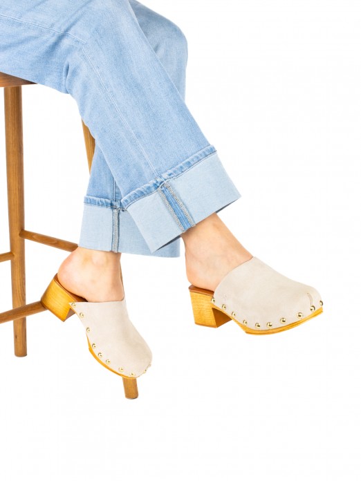 Women�s Suede Clog