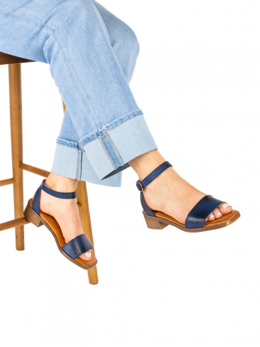 Women�s Leather Sandal with Low Heel