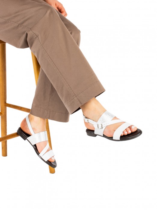 Women’s Flat Leather Sandal
with Combined Material Women’s Flat Leather Sandal
with Combined Material