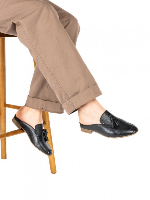 Women�s Leather Mule with Tassel Detail