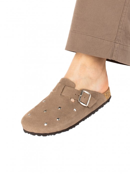 Clog Bio de Senhora em Camurça com Tachas Clog Bio de Senhora em Camurça com Tachas
