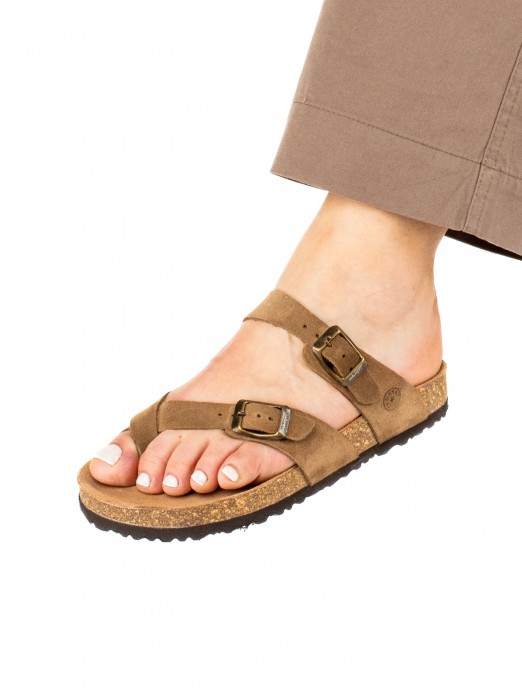 Chinelo Bio em Camurça com tiras e fivelas Chinelo Bio em Camurça com tiras e fivelas