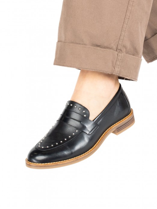 Women�s Leather Loafer with Studs