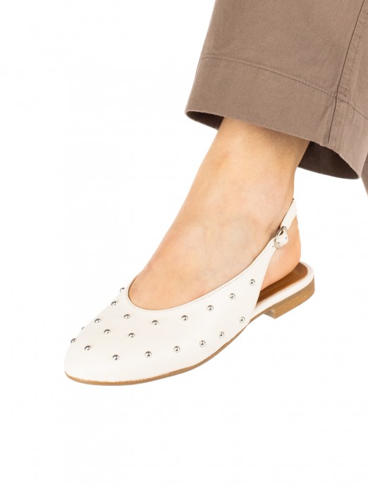 Women’s leather flat shoe with studs Women’s leather flat shoe with studs