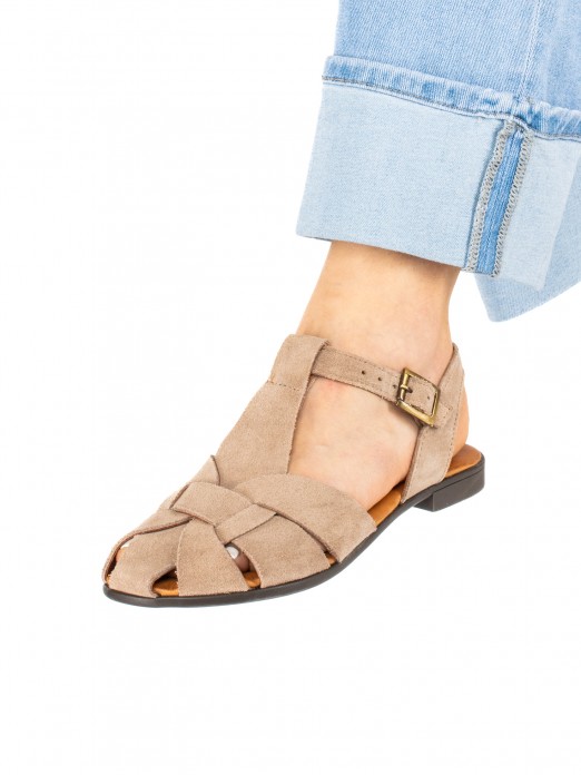 Women’s Flat Suede Sandal with Crossed Straps Women’s Flat Suede Sandal with Crossed Straps