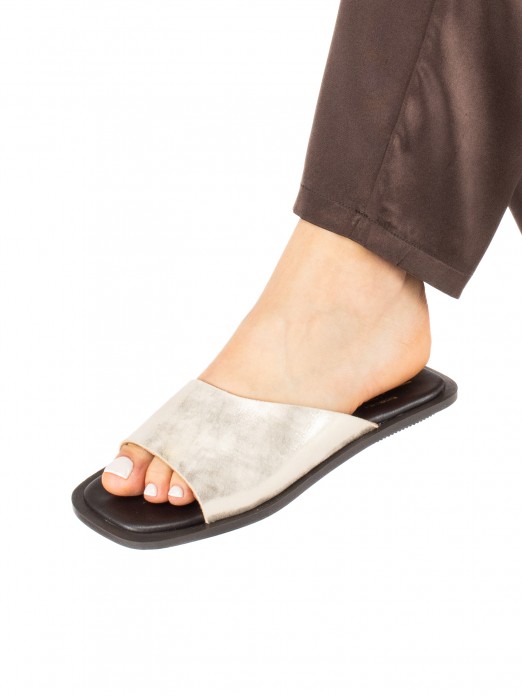 Women’s Flat Laminated Leather Slide Women’s Flat Laminated Leather Slide