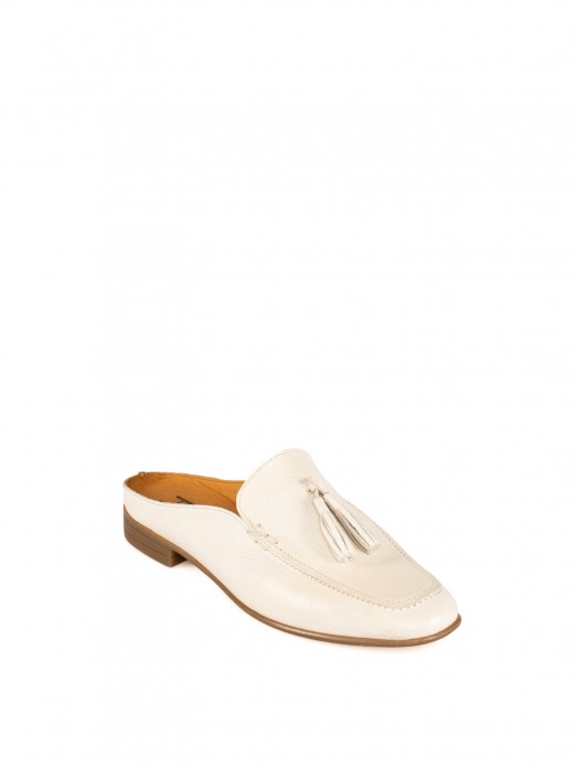Women�s Leather Mule with Tassel Detail
