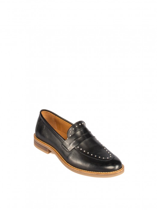 Women�s Leather Loafer with Studs