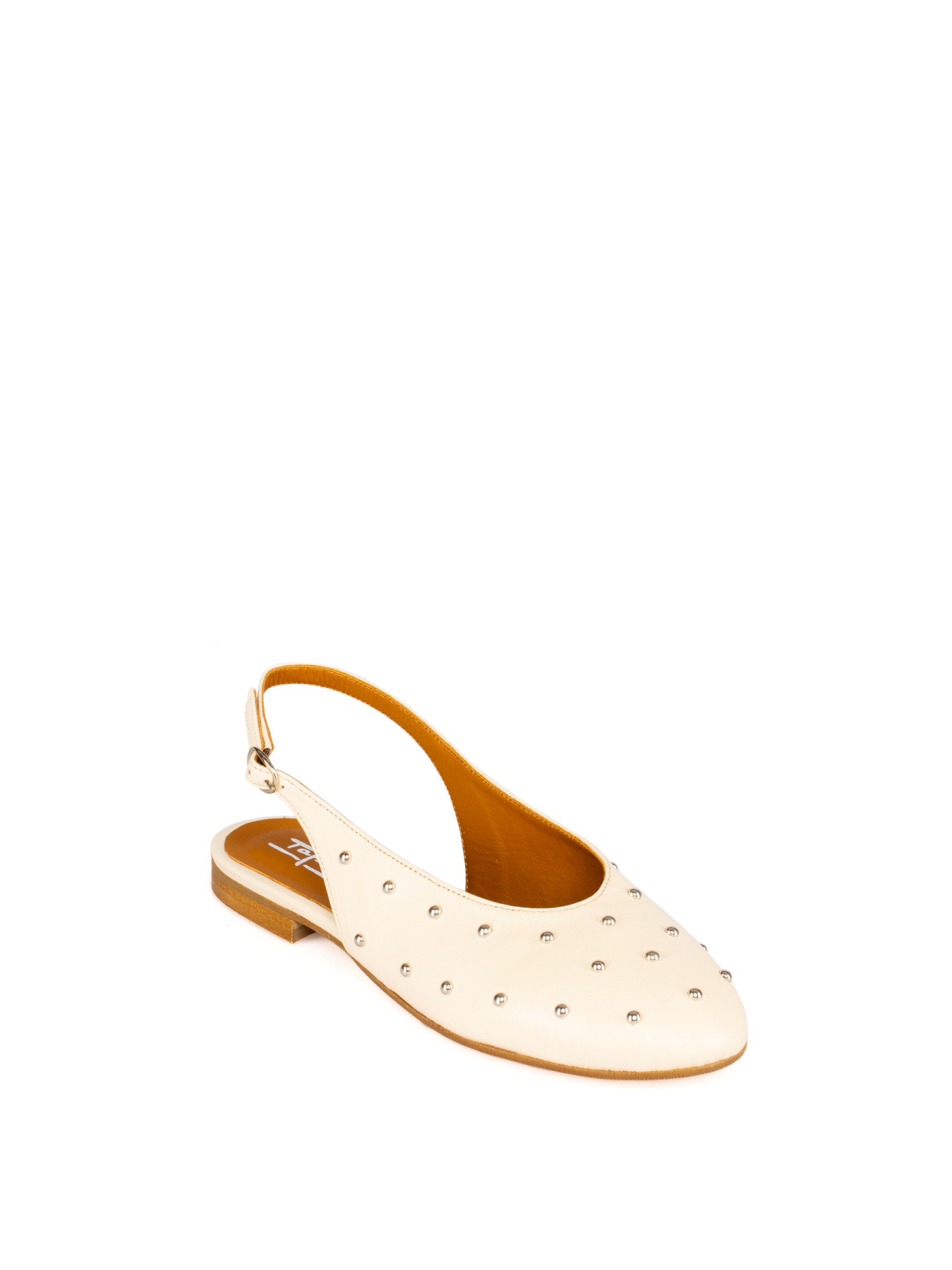 Women’s leather flat shoe with studs