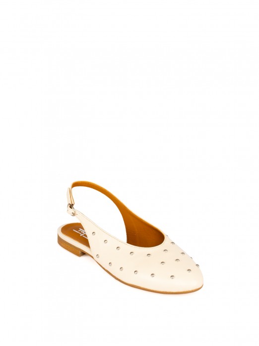 Women’s leather flat shoe with studs Women’s leather flat shoe with studs