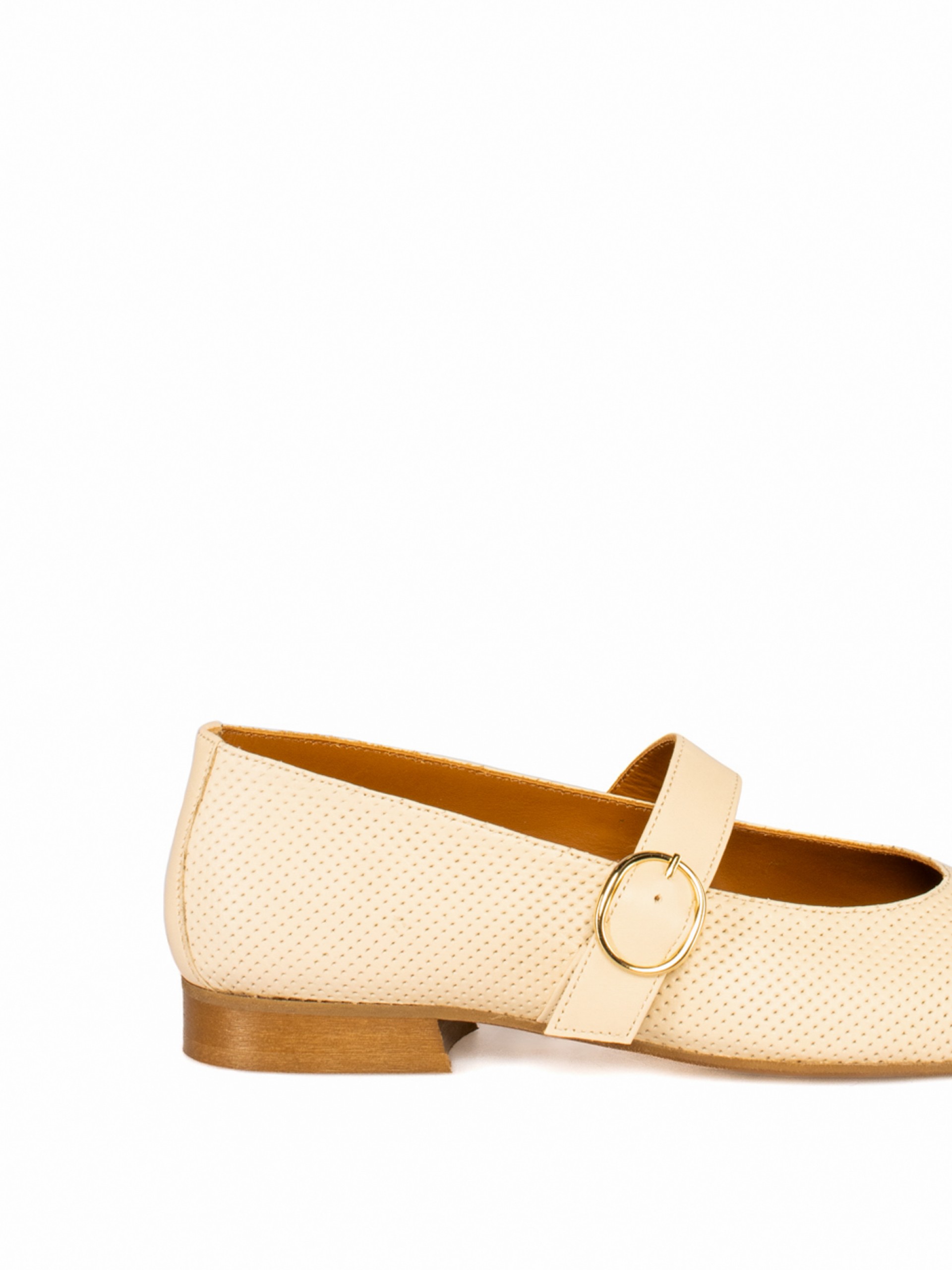 Women’s perforated leather flat shoe