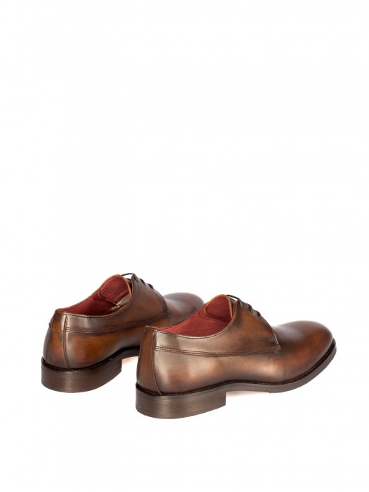 Men�s Classic Lace-Up Shoe