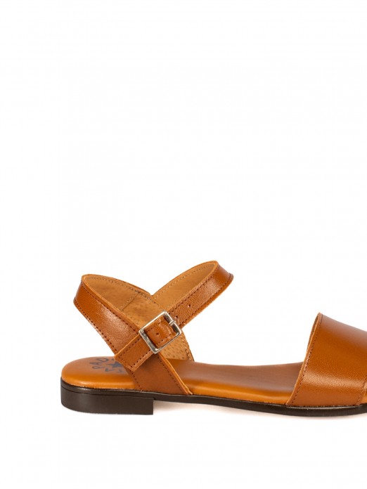Women�s Flat Leather Sandal