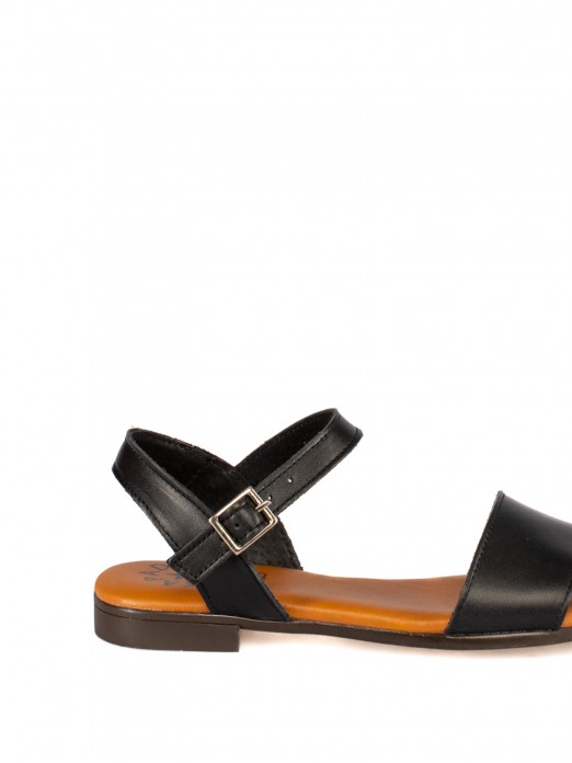 Women�s Flat Leather Sandal