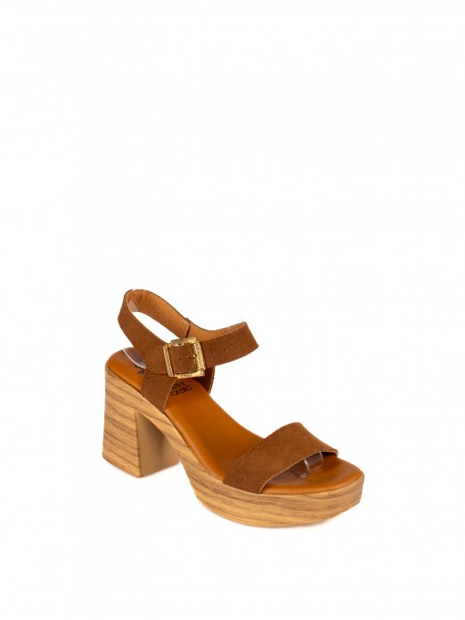 Wedge Sandal in Suede Wedge Sandal in Suede
