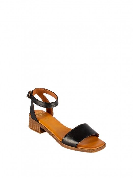 Women�s Leather Sandal with Low Heel