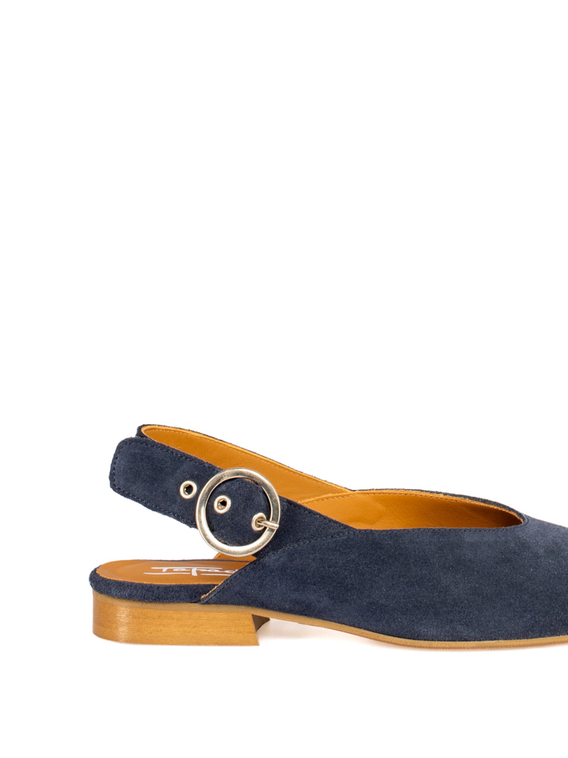 Women’s suede flat shoe with buckle