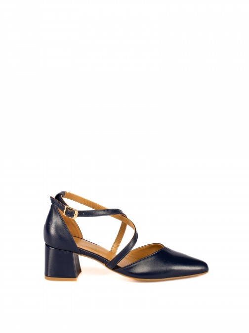 Mid Heel Leather Shoe with Cross Straps Mid Heel Leather Shoe with Cross Straps