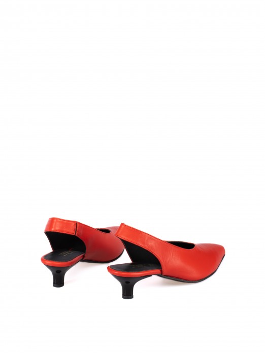 Sapato de senhora de salto estilo kitten heel