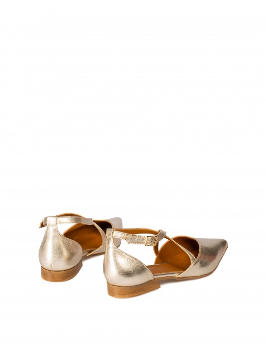 Women’s leather flat shoe with crossed straps Women’s leather flat shoe with crossed straps