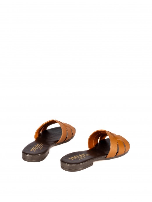 Women’s Black Leather Slide with Crossed Straps Women’s Black Leather Slide with Crossed Straps