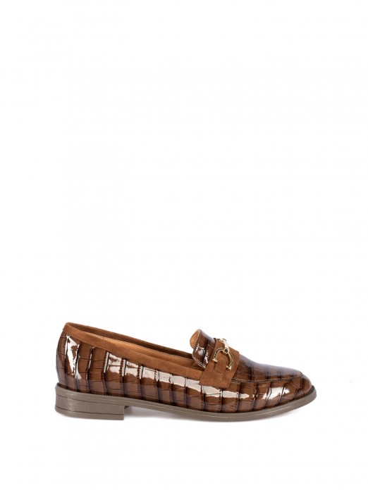 Mocassim em verniz croco com detalhe dourado Mocassim em verniz croco com detalhe dourado