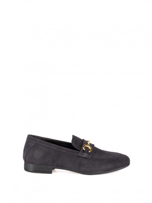 Mocassim em Camurça com Detalhe Dourado Mocassim em Camurça com Detalhe Dourado