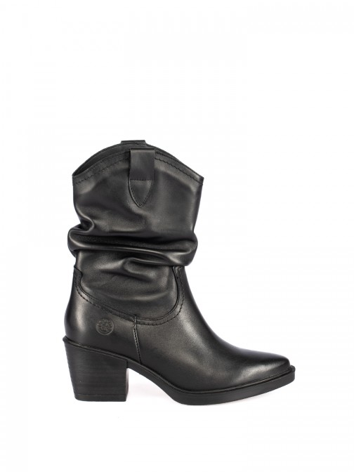 Bota em Pele com Cano Enrugado Bota em Pele com Cano Enrugado