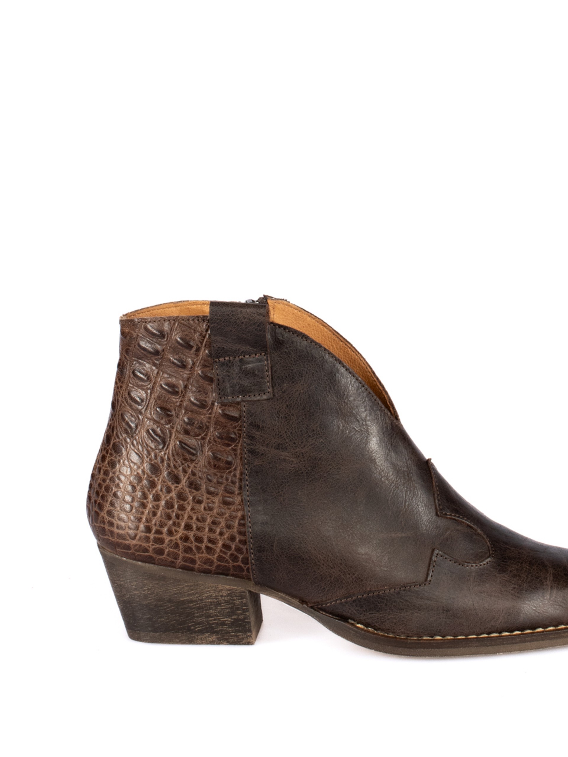 Botim Texano em Pele com Detalhe Croco