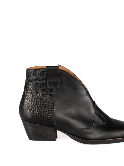 Botim Texano em Pele com Detalhe Croco