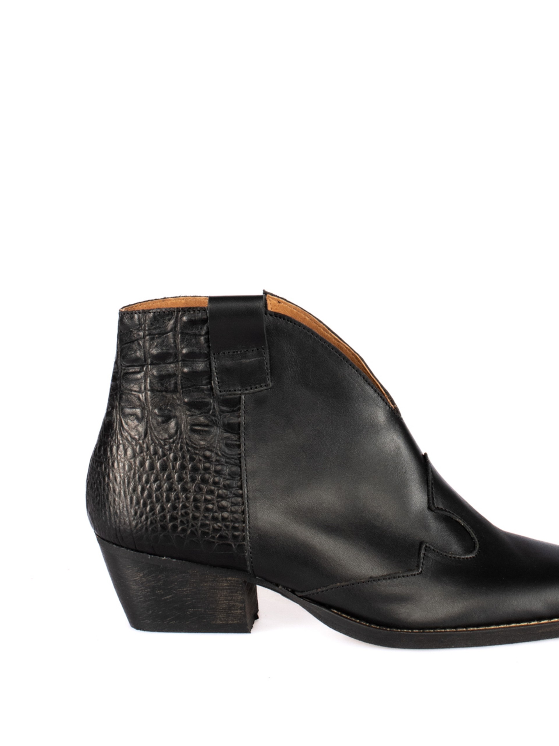 Botim Texano em Pele com Detalhe Croco