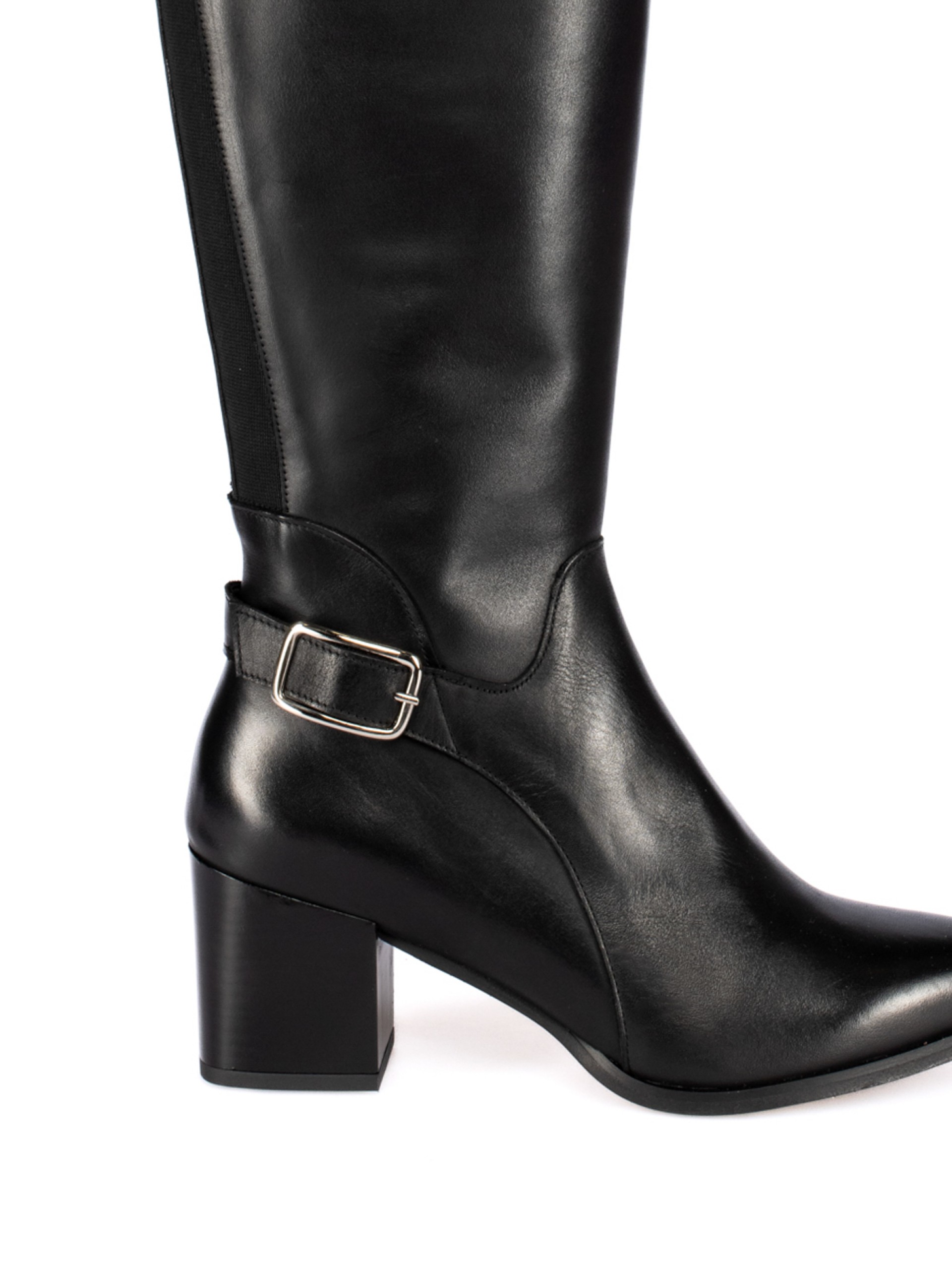 Bota de cano alto em Pele
