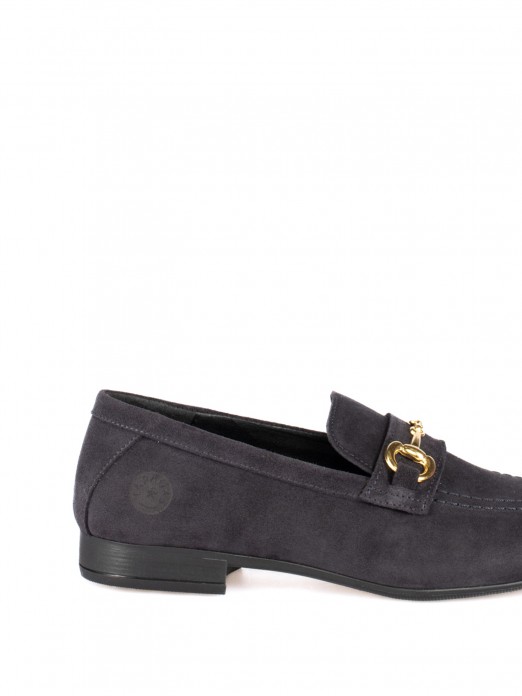 Mocassim em Camurça com Detalhe Dourado Mocassim em Camurça com Detalhe Dourado
